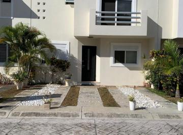 Casa en condominio de 3 habitaciones, Benito Juárez · Venta Excelente Casa Cuatro Recamaras