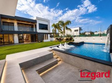 Casa en Venta de 4 habitaciones Fraccionamiento Lomas de Cocoyoc · Estrene Excelente Residencia en Lomas de Cocoyoc