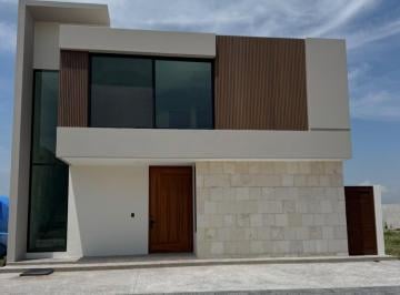 Casa en condominio de 4 habitaciones, Corregidora · Casa Fraccionamiento Velasur