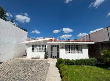 Casa · 394m² · 4 Recámaras · 5 Estacionamientos · Casa en Venta con Alberca y Jardin en Col. San Diego Acapulco. Atlixco, Puebla.