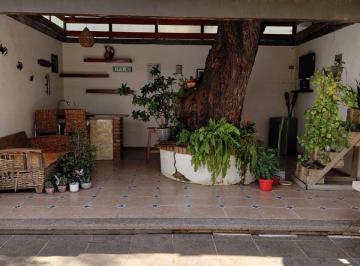 Casa · 100m² · 3 Recámaras · 2 Estacionamientos · Casa - Paseos del Bosque