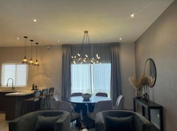 Casa de 3 habitaciones, Santiago · Casa en Renta en Altares Amueblada
