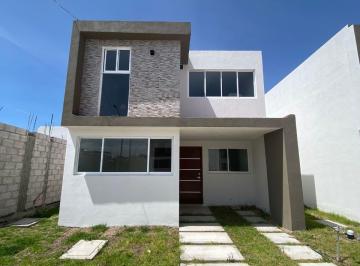 Casa de 4 habitaciones, Mineral de la Reforma · Casa de 120 m² con 4 Recámaras en Venta en San Fernando