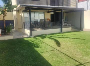 Casa de 3 habitaciones, Cuernavaca · Casa en Venta en Vistahermosa con Vigilancia