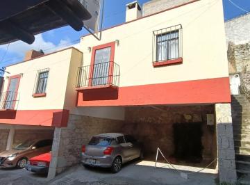 Departamento · 2 Recámaras · 1 Estacionamiento · Departamento - Pastita