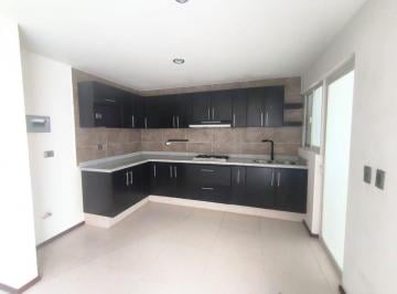 Casa en condominio de 3 habitaciones, Celaya · Bonita Casa en Senda Real Cerca de Salida a Cortazar