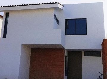 1 · Casa en Venta Castela Residencial Celaya