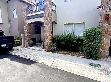 Casa de 3 habitaciones, Los Cabos · Más Espacio Para Tu Familia en El Tezal | 3 Recámaras | Amueblada | Cochera Eléctrica | $43,000