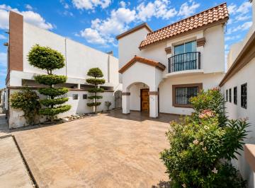 N/A · Casa en Renta en Puerta de Hierro | Zona Dorada de Mexicali | Equipada y Semi Amueblada | 3 Rec 2.5