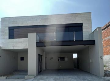 Casa · 370m² · 3 Recámaras · 2 Estacionamientos · Casan Venta en - Mítica Residencial, Monterrey Nl