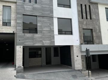 Casa · 260m² · 4 Recámaras · 2 Estacionamientos · Casas en Venta en Paseo del Vergel
