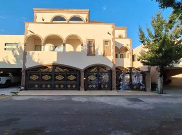 Casa · 726m² · 8 Recámaras · 3 Estacionamientos · Casa en Venta Amueblada en Pedregal del Valle Apodaca