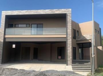 Casa · 520m² · Casa en Venta en Bosques de Las Misiones