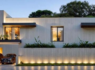 Casa · 441m² · 3 Estacionamientos · Casa en Venta en El Vergel
