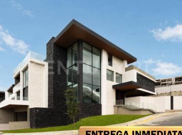 Casa · 1240m² · 5 Recámaras · 4 Estacionamientos · Casa en Venta | Sierra Alta | Monterrey, Nl