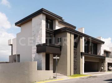 Casa · 930m² · 5 Recámaras · 4 Estacionamientos · Casa en Venta | La Herradura Club de Golf | Carretera Nacional, Nl