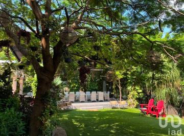 Casa · 1100m² · 4 Recámaras · 5 Estacionamientos · Se Renta Casa en Santa Sofia Country Club en Arenal Jalisco