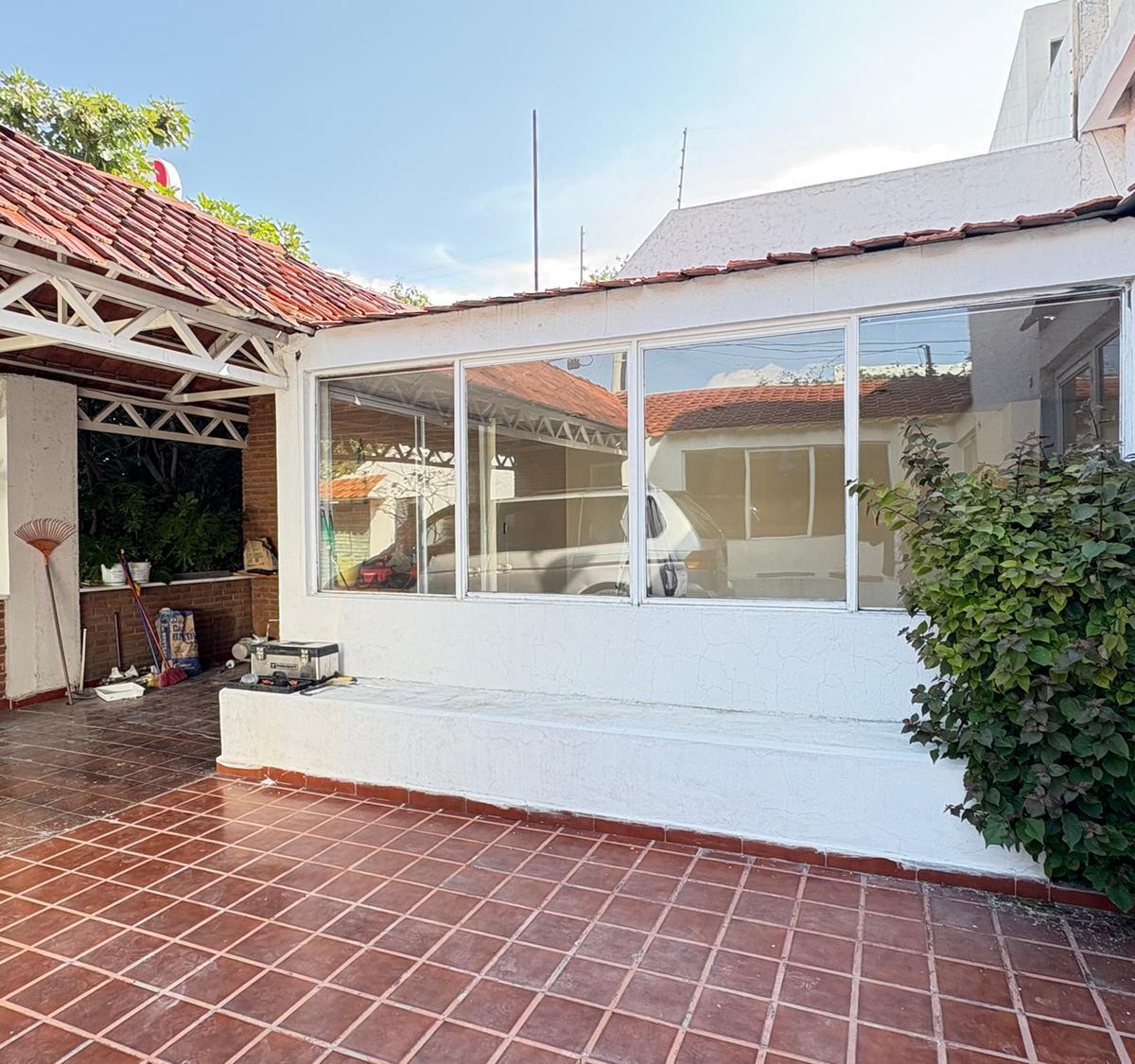 Spacious House with Garden for Commercial Use for Rent in Constitución, Pachuca, Hidalgo