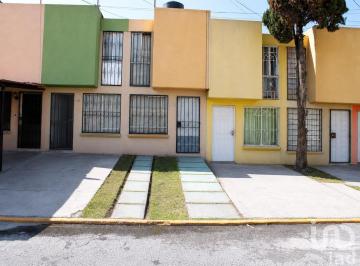 Casa · 67m² · 2 Recámaras · 1 Estacionamiento · Venta de Casa en Heroes de Ecatepec