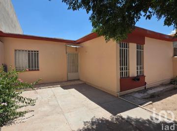 Casa · 116m² · 3 Recámaras · 1 Estacionamiento · Casa de 1 Piso a La Venta, Fracc Los Cisnes, Cd Juarez, Chih