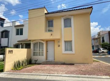 Casa de 3 habitaciones, Zapopan · Casa en Venta Real de Valdepeñas Zapopan 3 Recamaras 2 Baños Cochera 3 Vehiculos