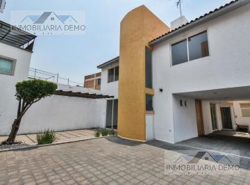 Bodega comercial · 1050m² · 6 Estacionamientos · Departamento en Alondras 56