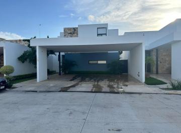 Casa de 3 habitaciones, Mérida · Casa Moderna y Espaciosa en Excelente Zona de Mérida