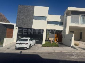 Casa · 316m² · 4 Recámaras · Casa en Venta en Bosques del Valle V, Chihuahua, Chih.