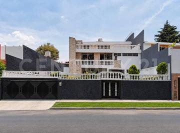 Casa · 430m² · 3 Recámaras · 4 Estacionamientos · Venta Casa Ciudad Satelite Naucalpan 11372