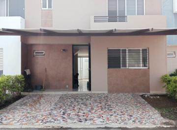 Casa de 3 habitaciones, Zapopan · Casa en Renta, Coto Salamanca, Fracc. Campo Real