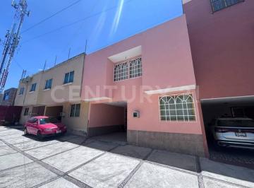 Casa · 106m² · 3 Recámaras · 1 Estacionamiento · Casa en Venta - Zona Blvd. Zaragoza "Parque Puebla y Tecnologico de Puebla"
