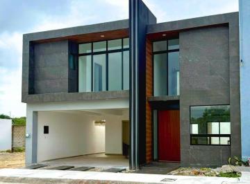 Casa · 266m² · 3 Recámaras · 2 Estacionamientos · Casa en Fraccionamiento Lomas del Dorado