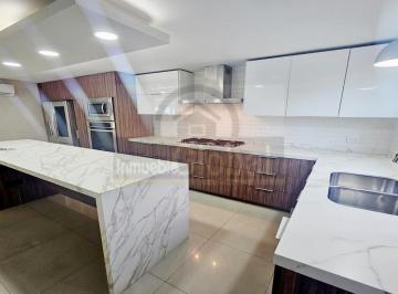 Casa · 300m² · 4 Recámaras · 2 Estacionamientos · Hermosa Casa Equipada en Venta en Esquina a Unas Cuadras de Av m. Barragan en Anahuac San Nicolas N