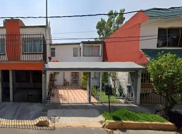Casa de 3 habitaciones, Tlalnepantla de Baz · Venta de Casa en Colonia Valle de Santa Monica, Tlalnepantla de Baz, Estado de Mexico