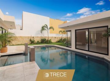 Casa · 300m² · 2 Recámaras · 2 Estacionamientos · Casa en Venta Fracc. Playas del Conchal, Riviera Veracruzana