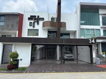 Casa de 4 habitaciones, Naucalpan de Juárez · Estupenda Casa en Venta Ubicada en El Exclusivo Fraccionamiento, Lomas Verdes 6a Sección.