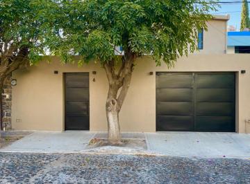 Casa de 4 habitaciones, Querétaro · Totalmente Renovada, Lista Para Mudarte, Alamos 2da Sección