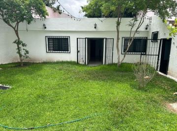 Casa · 181m² · 2 Recámaras · 1 Estacionamiento · Casa en Renta Cerca del Hospital Civil de Guadalajara