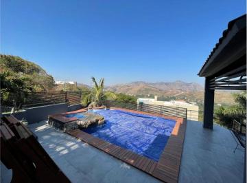Casa de 3 habitaciones, Zapopan · Las Cañadas Casa en Venta con Increible Vista, Alberca y Palapa