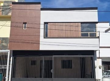 Casa de 3 habitaciones, Monterrey · Casa Remodelada en Venta en Valle de Las Cumbres 2° Sector