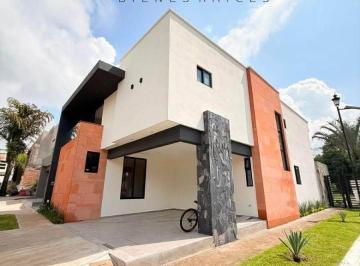 Casa de 4 habitaciones, Córdoba · Vendo Bella Casa Nueva de 4 Recámaras en Residencial Privado en Córdoba