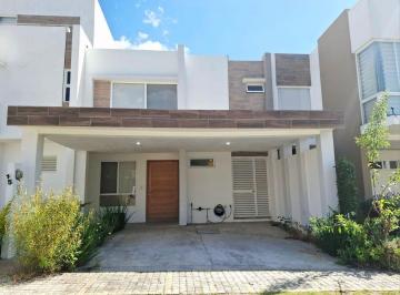 Casa · 140m² · 3 Recámaras · 2 Estacionamientos · Casa en Renta, Lomas de Angelópolis, Natura II, Cluster con Alberca, Puebla