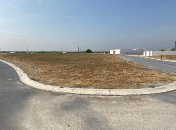 Terreno / Lote , Pesquería · Terreno 644 m² en Esquina — a Una Cuadra del Campo de Golf | Las Aves, Pesquería