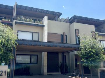 Casa · 257m² · 3 Recámaras · 2 Estacionamientos · Casa en Renta en Villa Carriedo, Modelo Cantabria Plus