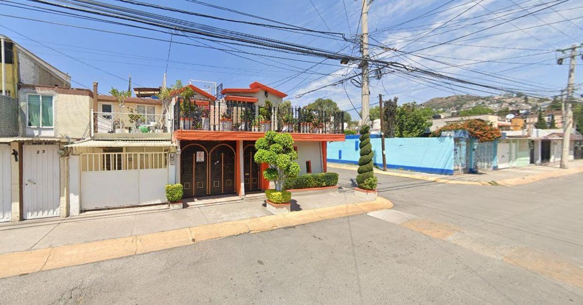 For Sale: House in Valle de Los Cipreses, Izcalli del Valle, Buenavista, State of Mexico