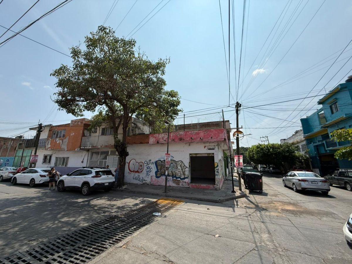 House for Sale with Commercial Space in the Center of Tuxtla.