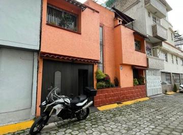 Casa en condominio · 5 Recámaras · 2 Estacionamientos · Venta de Casa Dentro de Privada en San Francisco Coaxusco en Metepec Atrás del Colegio Argos