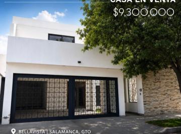 Casa · 450m² · 3 Recámaras · 3 Estacionamientos · Casa en Venta. Panuco, Colonia Bellavista. Salamanca, Gto.