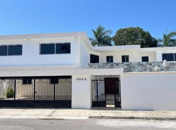 Casa · 633m² · 5 Recámaras · Venta de Casa en Fraccionamiento Campestre, Mérida Yucatán