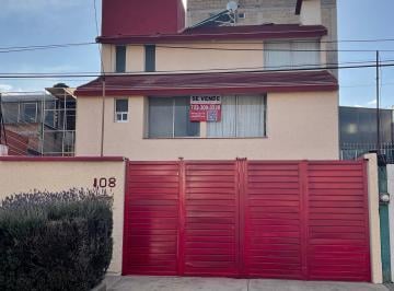 Casa de 4 habitaciones, Toluca · Renta de Casa Sola en Toluca, Excelente Para Ejecutivos o Familia Numerosa